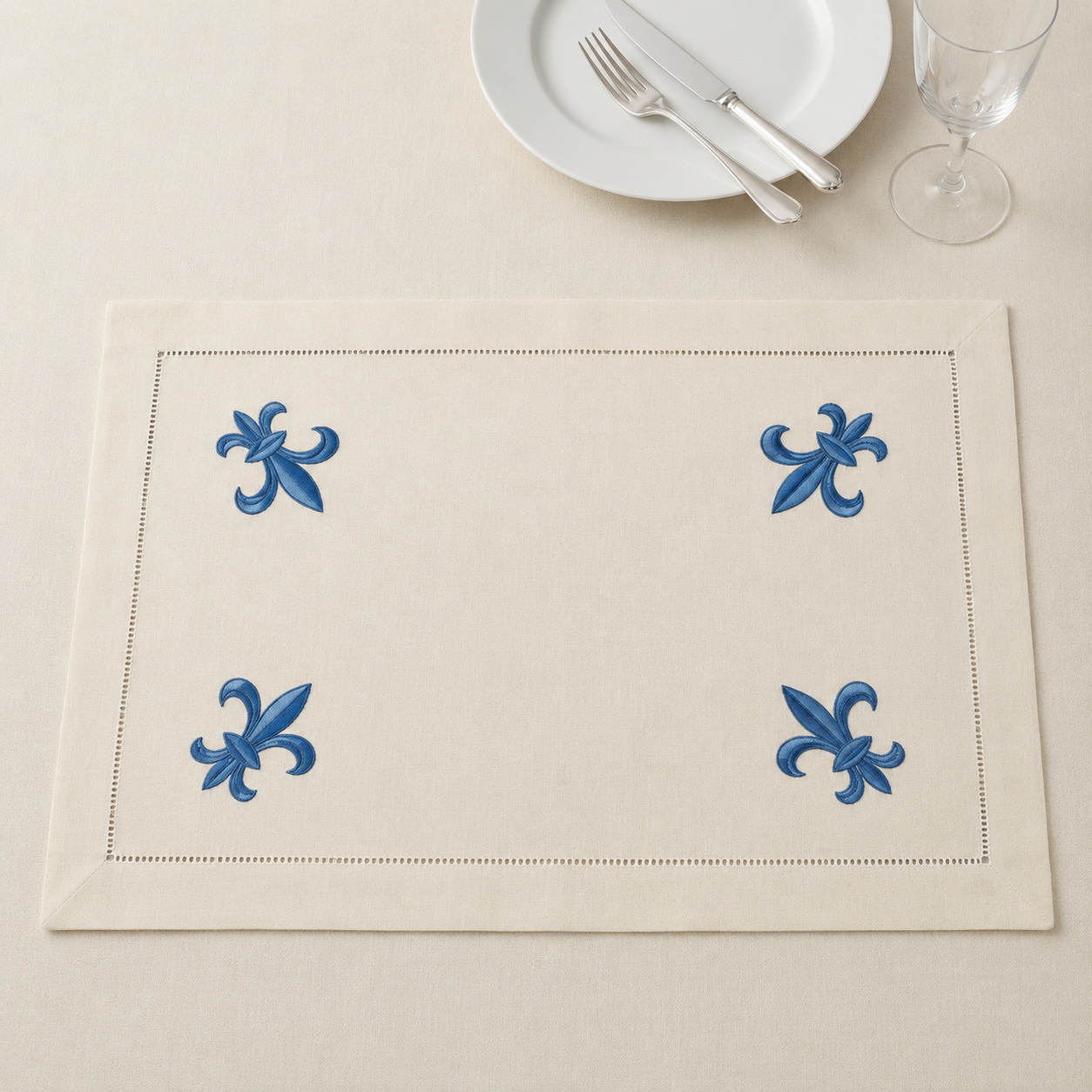 Fleur de Lys  Placemats — Set of 2